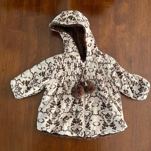 Widgeon faux fur zippered jacket with hood. Size 6 months. Beautiful like new.